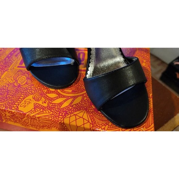 Women's Shoes MixN6   (size 7) - Picture 4 of 11